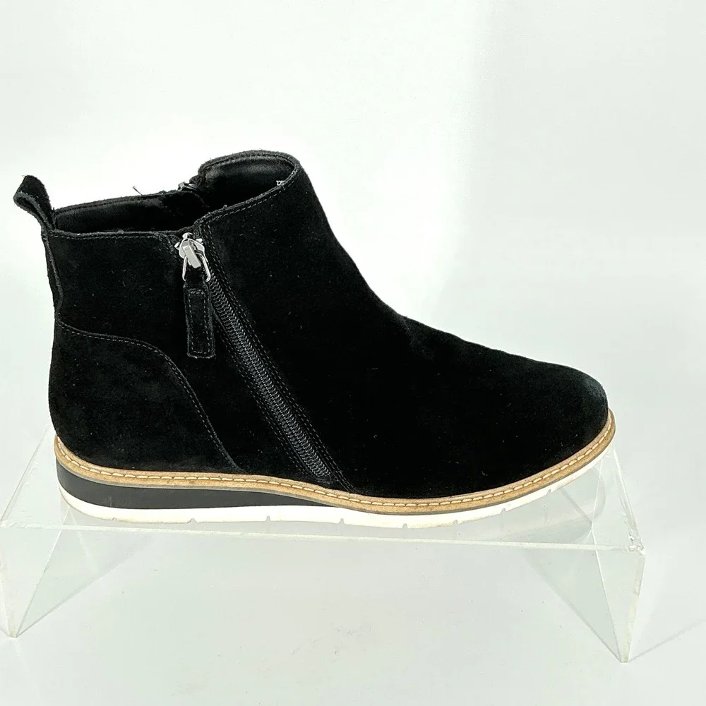 Me Too Size 8 Ander Black Suede Side Zip Ankle Boot Women's